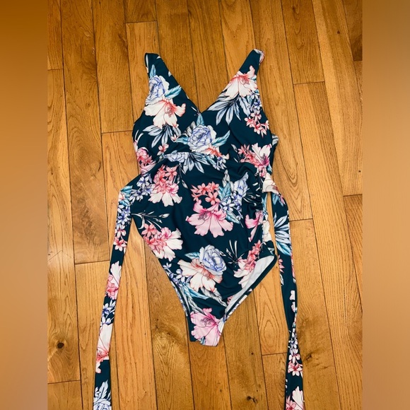 PinkBlush Jade Floral Waist Tie Maternity One-Piece Swimsuit Size Small - Picture 10 of 14